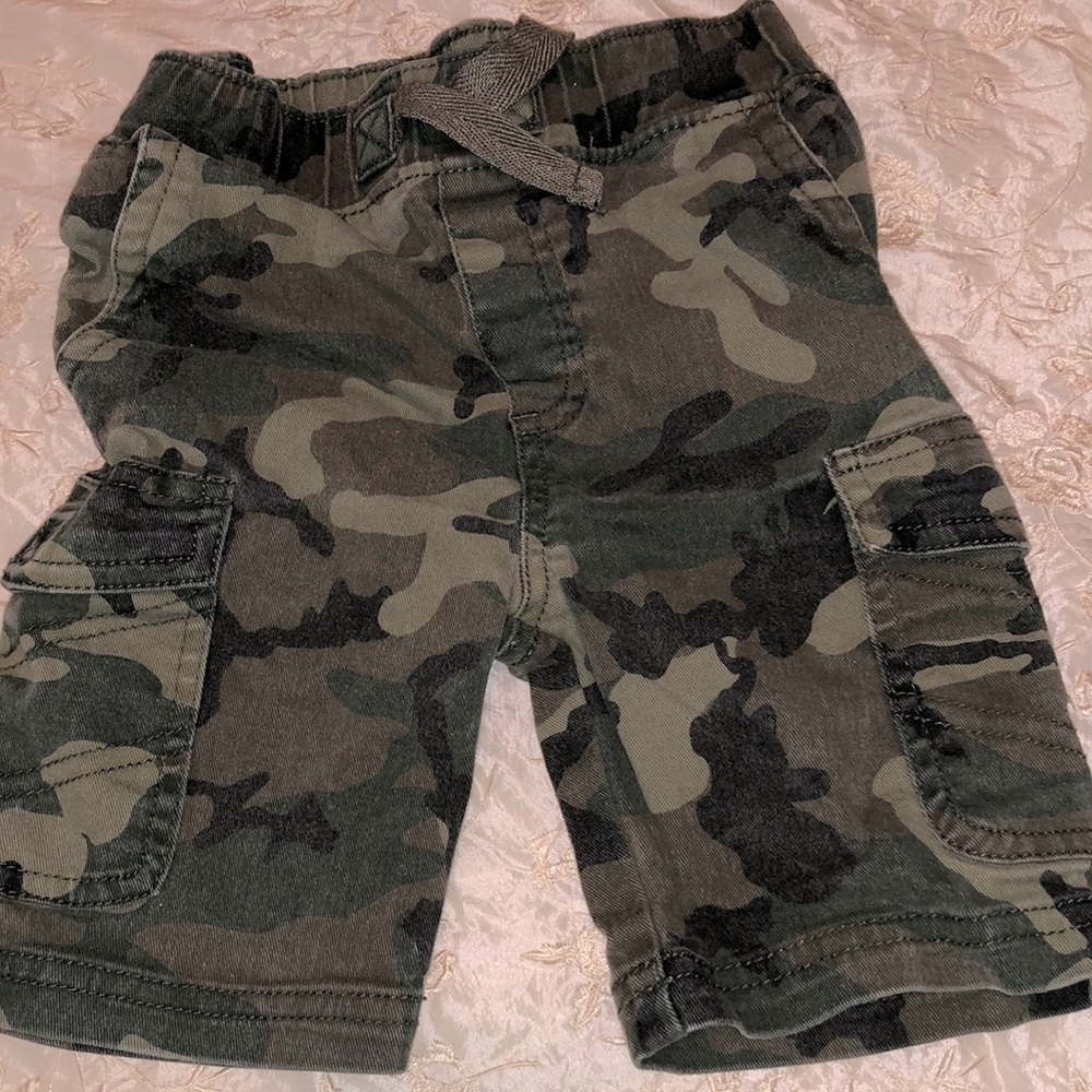 BOYS - Camouflage Cargo Shorts - Size 3T